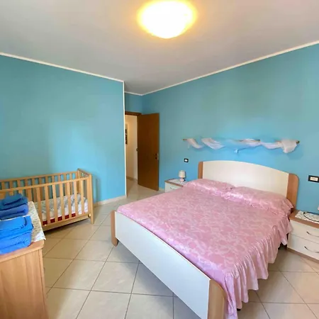 Apartment Bright 300 M From Sea